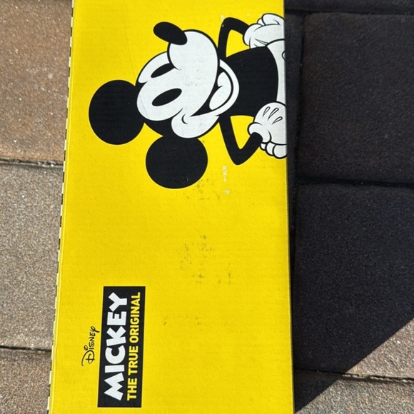 LIMITED EDITION Minnie Mouse Disney Vans - Picture 5 of 7